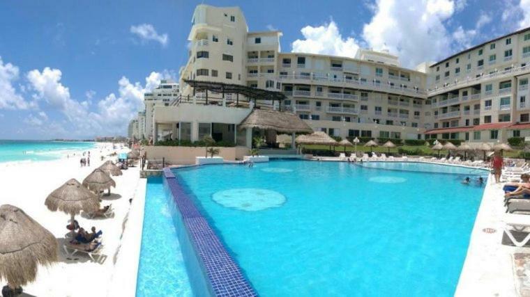 Ocean Front Suite, Balcony, Kitchen. 칸쿤 외부 사진