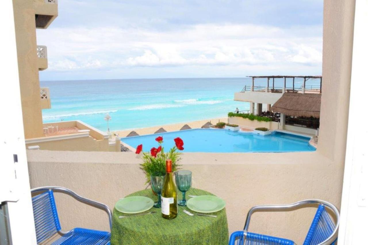 Ocean Front Suite, Balcony, Kitchen. 칸쿤 외부 사진