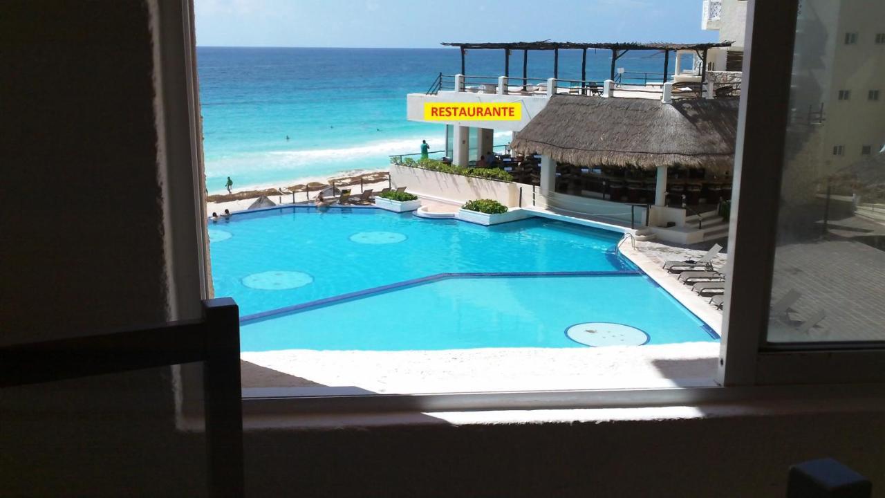 Ocean Front Suite, Balcony, Kitchen. 칸쿤 외부 사진